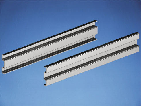 Metallprofil für laterale Führungsschienen Teil 330 Metallprofil für laterale Führungsschienen Teil 330